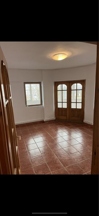 Inchiriez apartqment 2 camere decomandat