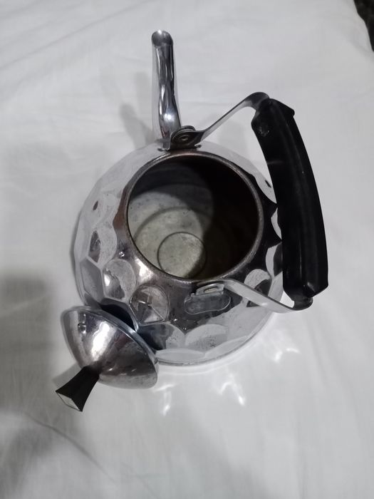 Чайники и ложки мельхиоровые,алюминиевый и нержавеющий чайники