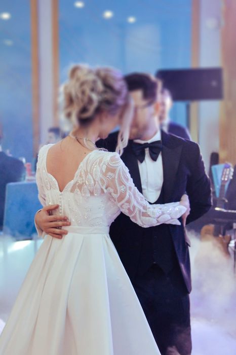 Rochie de mireasă din tafta și dantelă - Georgiana Iordache