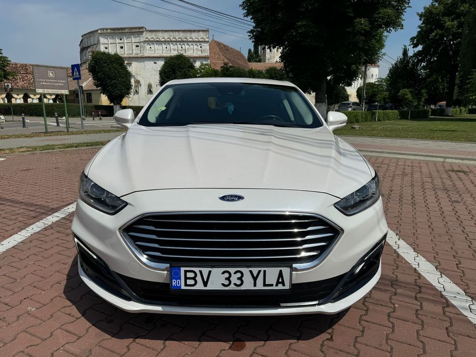 Vand/schimb cu ceva mai mic Ford Mondeo 2020