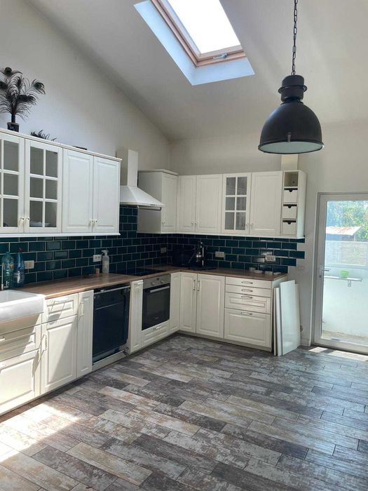 Vând casă cu finisaje de top – 300 mp, teren 1000 mp, Gaesti