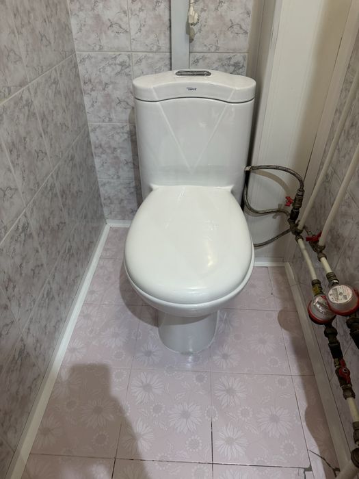 Продам унитаз литой бочек