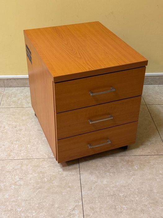 Офис контейнер с 3 чекмеджета, комод на колела