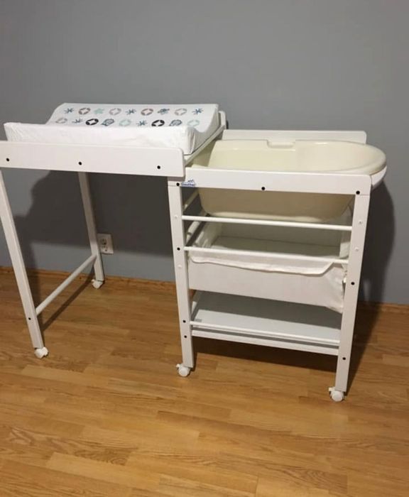 Vând măsuță de înfășat 2 în 1