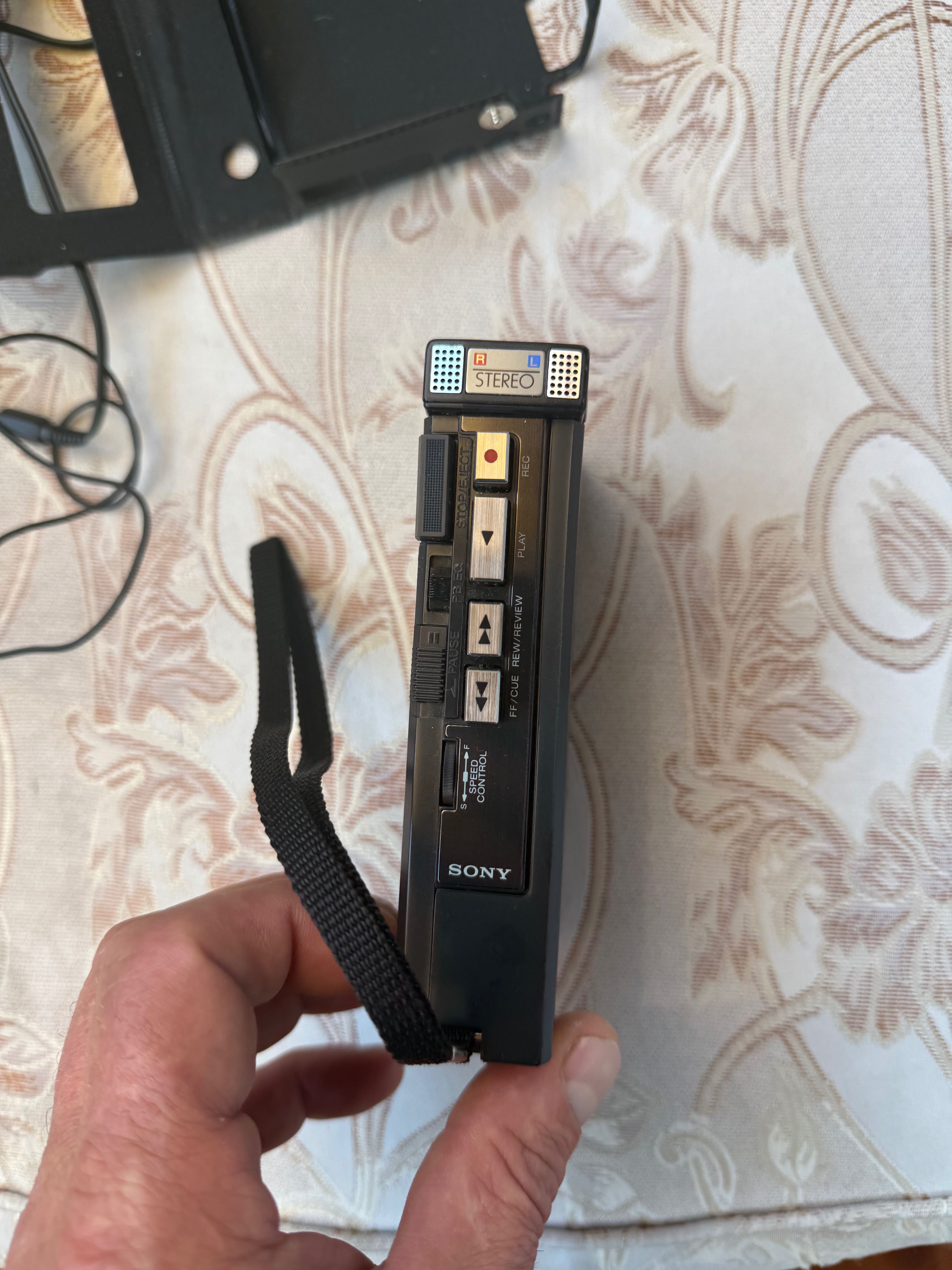 Продавам чисто нов walkmen Sony TCS-430