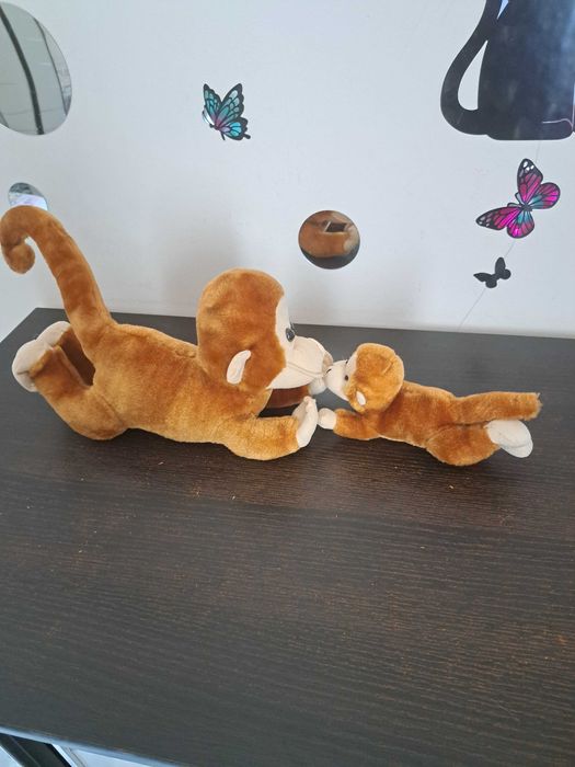 Плюшена играчка маймунка с малкото си бебенце