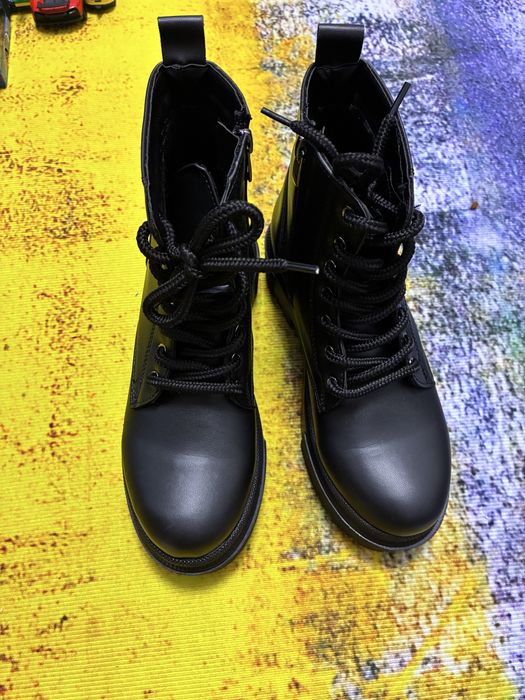 Ghete noi marimea 37