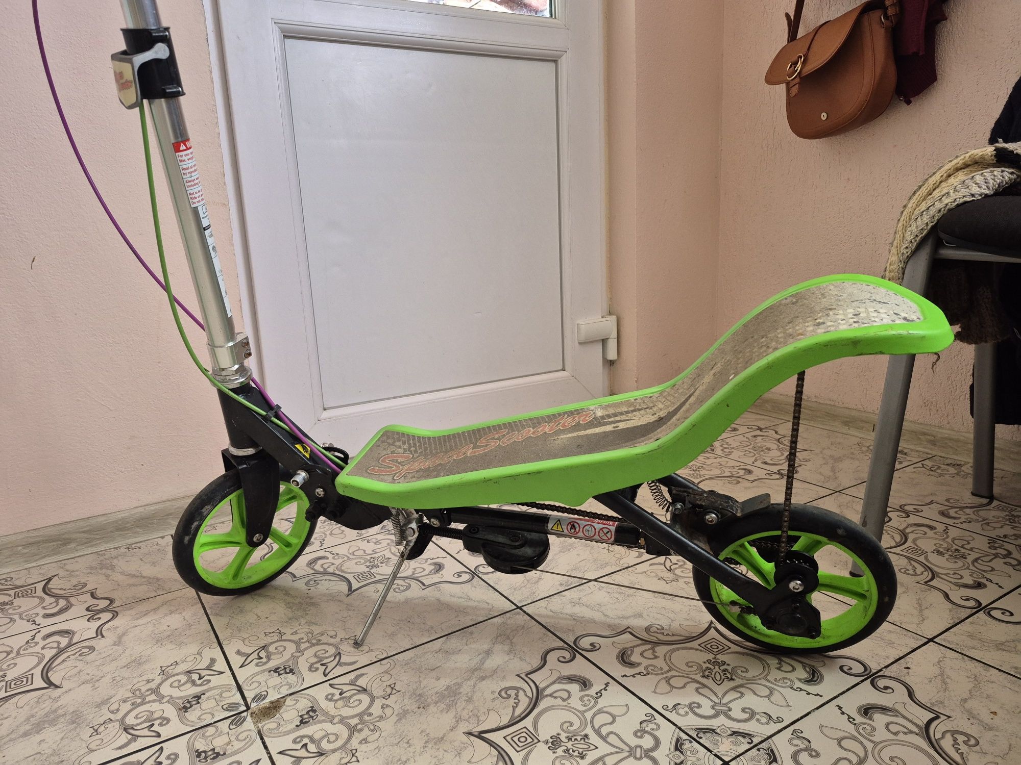 Space Scooter aproape nou