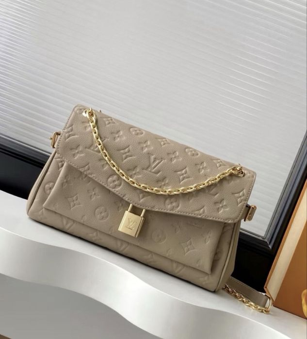 Geanta Louis Vuitton Anytime Flap