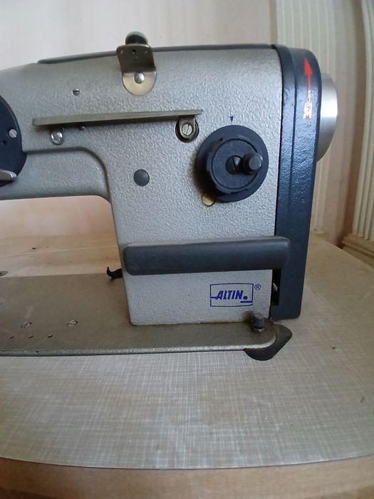 Tikuv moshinasi sotiladi