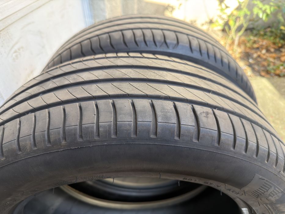 Set 2 anvelope Michelin 215 55 17 vara an 2024 ca noi