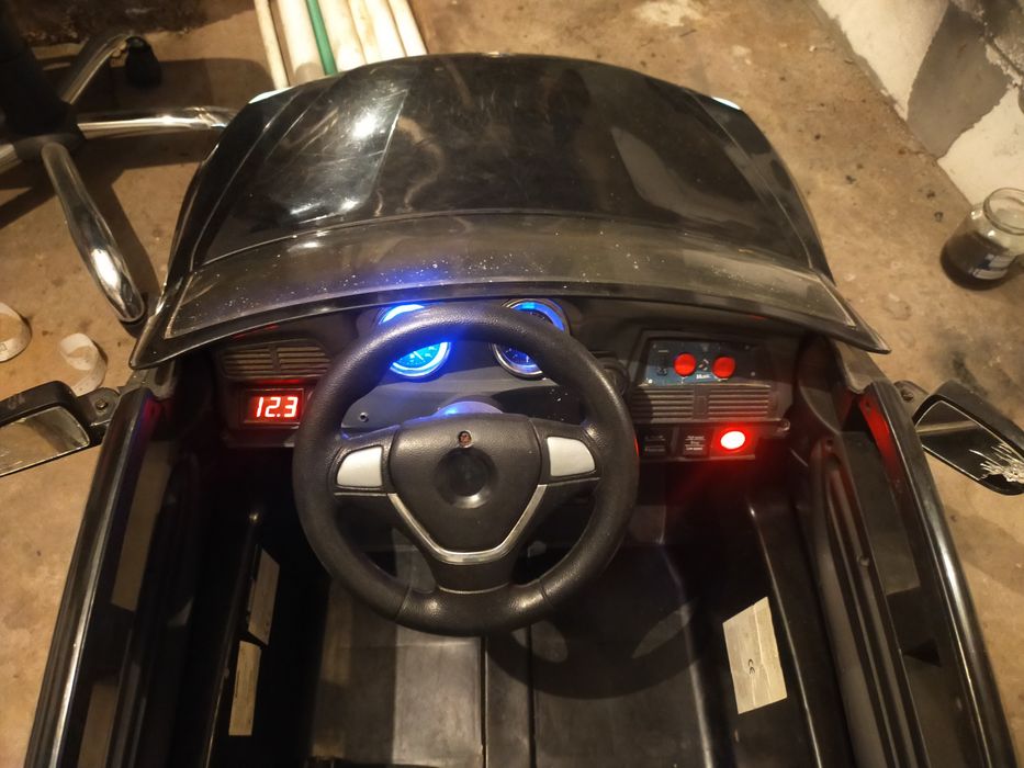 Vând mașinuță electrica BMW X6