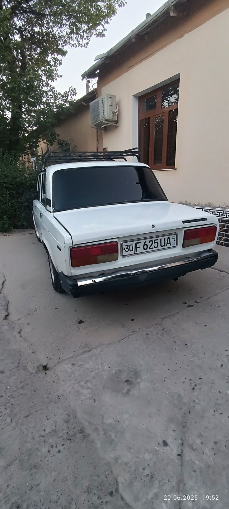 Jiguli vaz2107 sotiladi