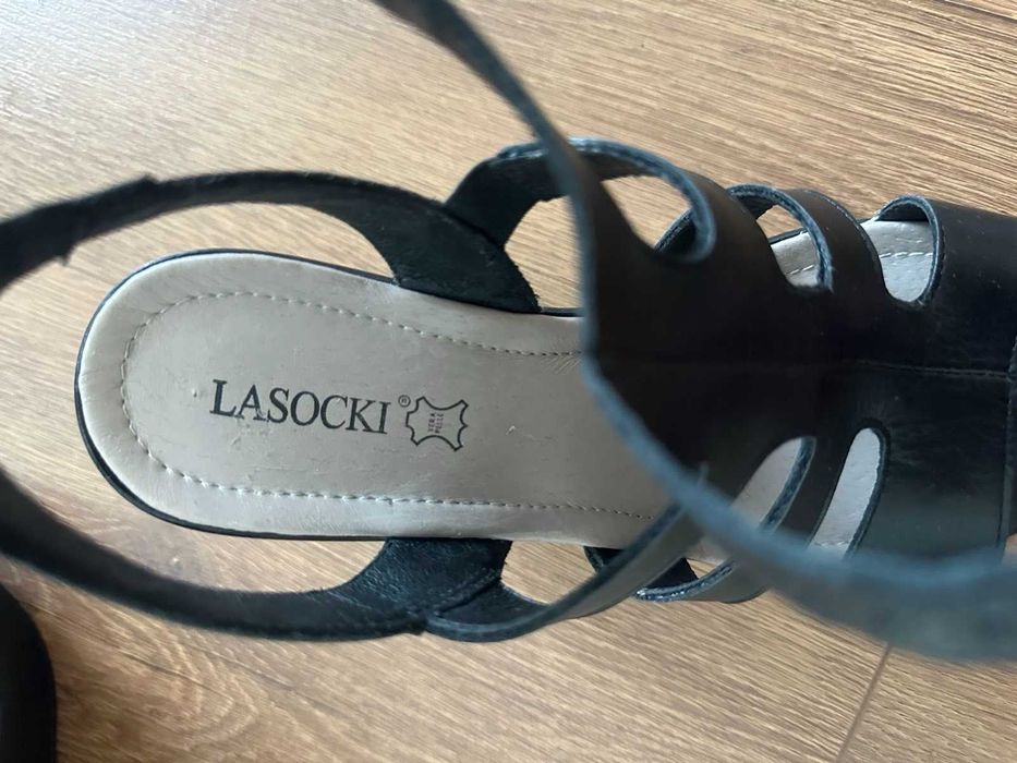 Дамски сандали от естествена кожа