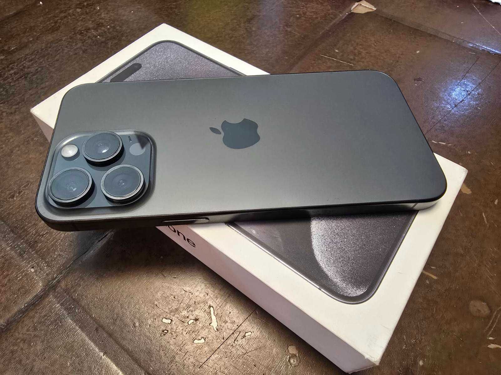 Apple iPhone 15 Pro Max 256GB - eSIM