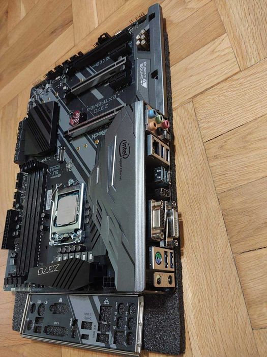 Intel Core i7 8700K + AsRock Z370 Extreme4