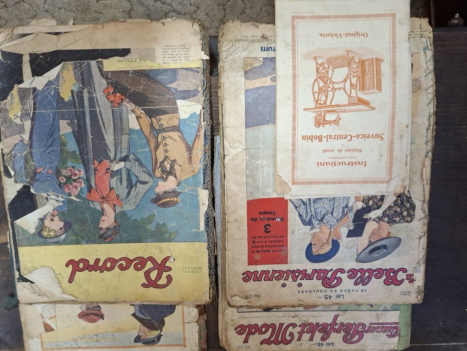 Mașină cusut veche industriala bazată pe Singer