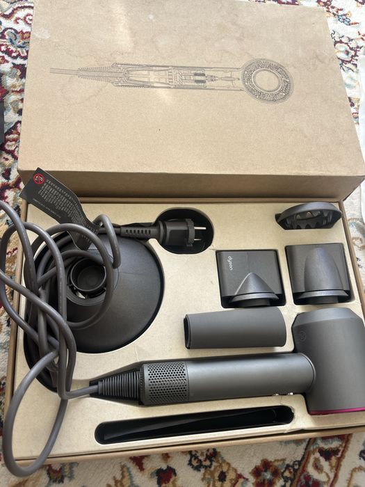 Dyson supersonic