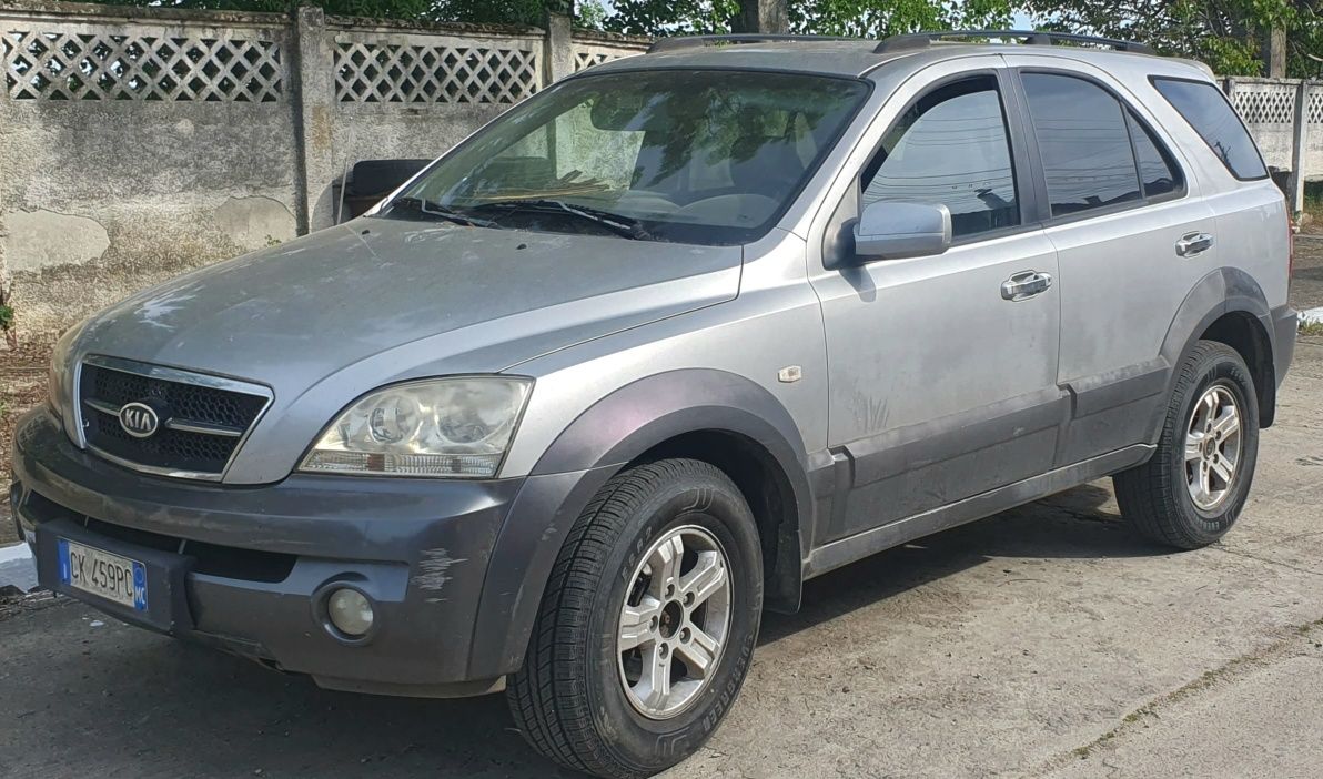 Vand kia sorento an 2005 acte de italia valabile 2.5 diesel 260000km