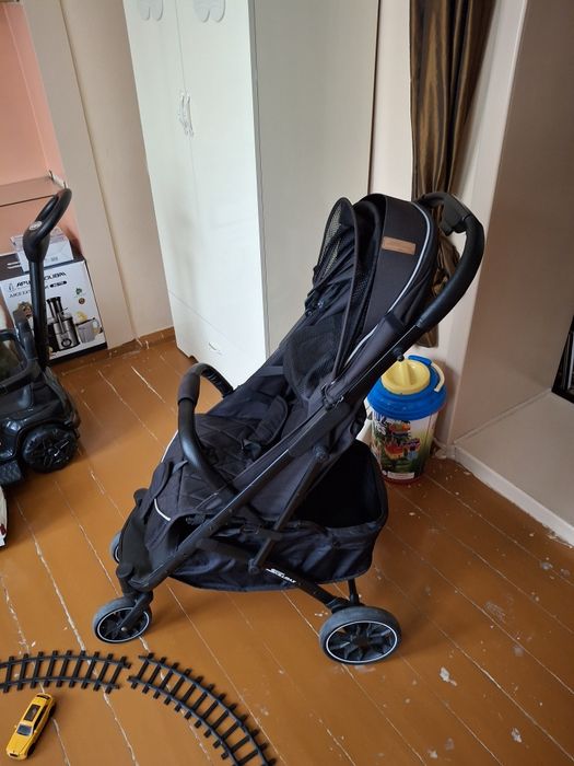 Продам коляска для малышей