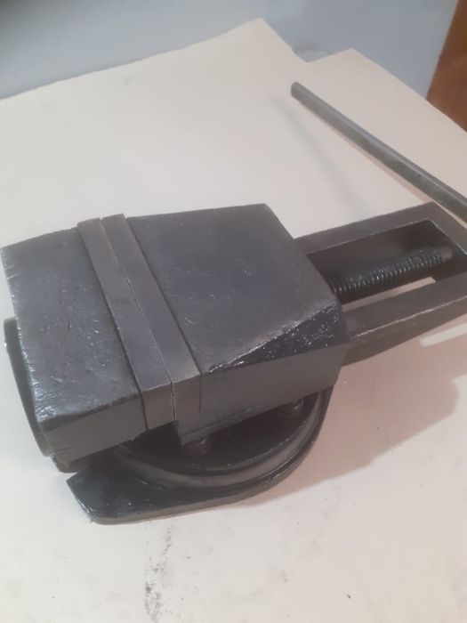 Тисы станочные б/у