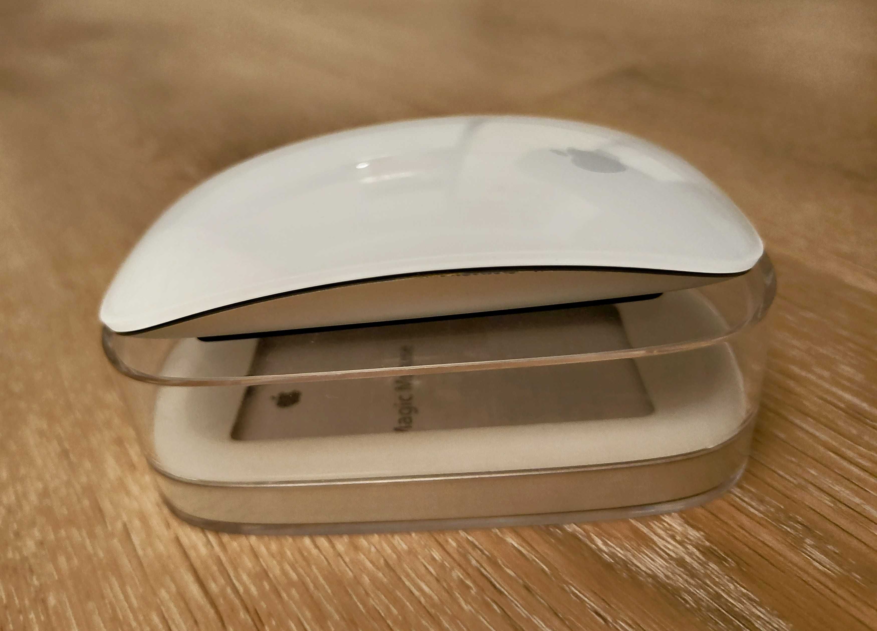 Apple Magic Mouse 1го поколения