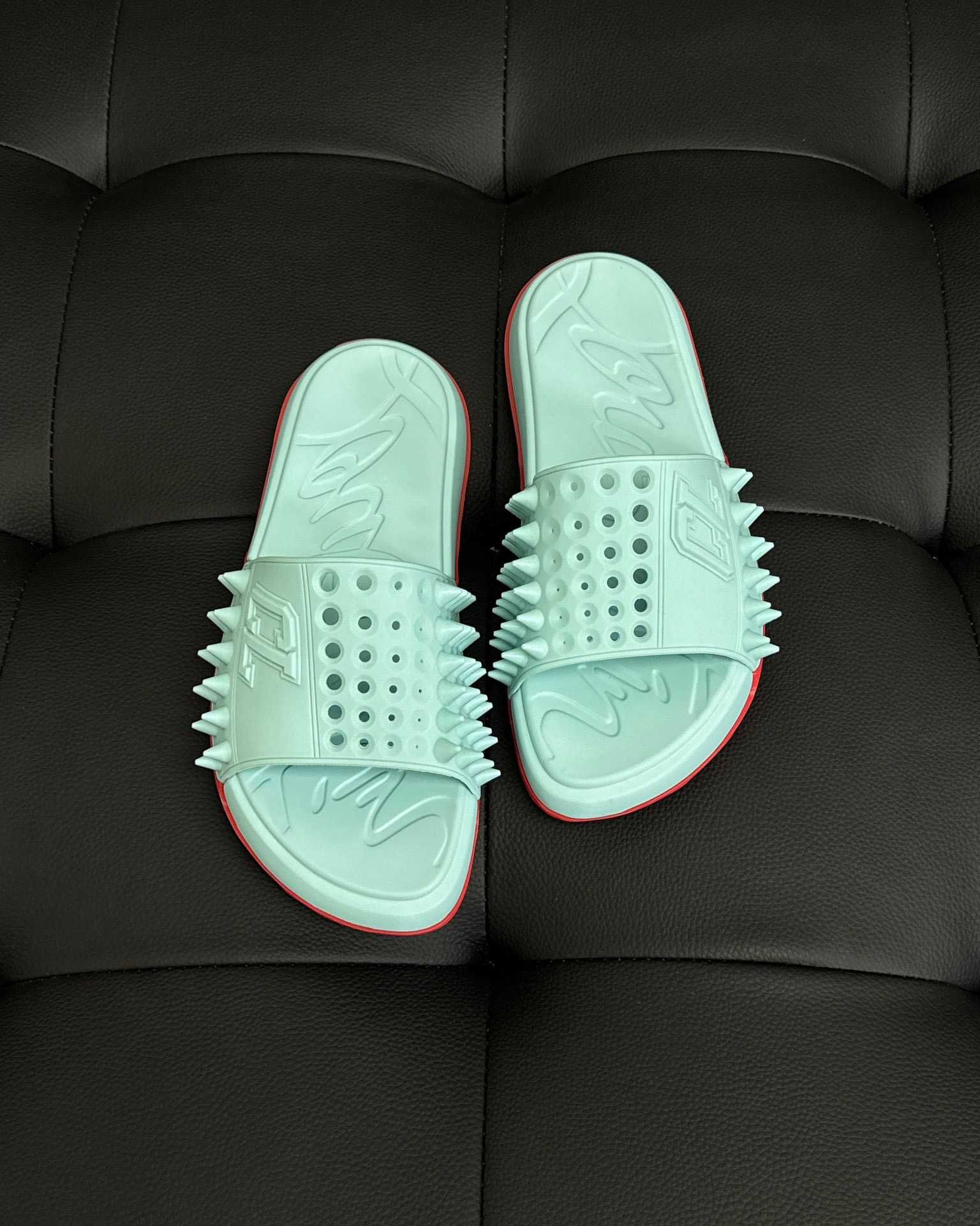 Papuci / slapi Louboutin Premium