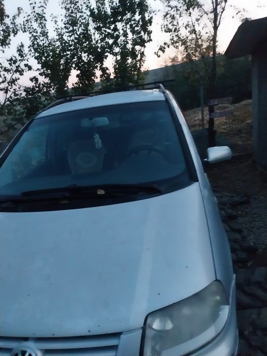 Vând Volkswagen Sharan