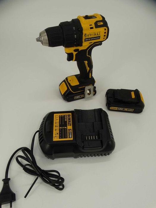 Dewalt DCD 708 със 2 батерии и зарядно - Безчетков винтоверт