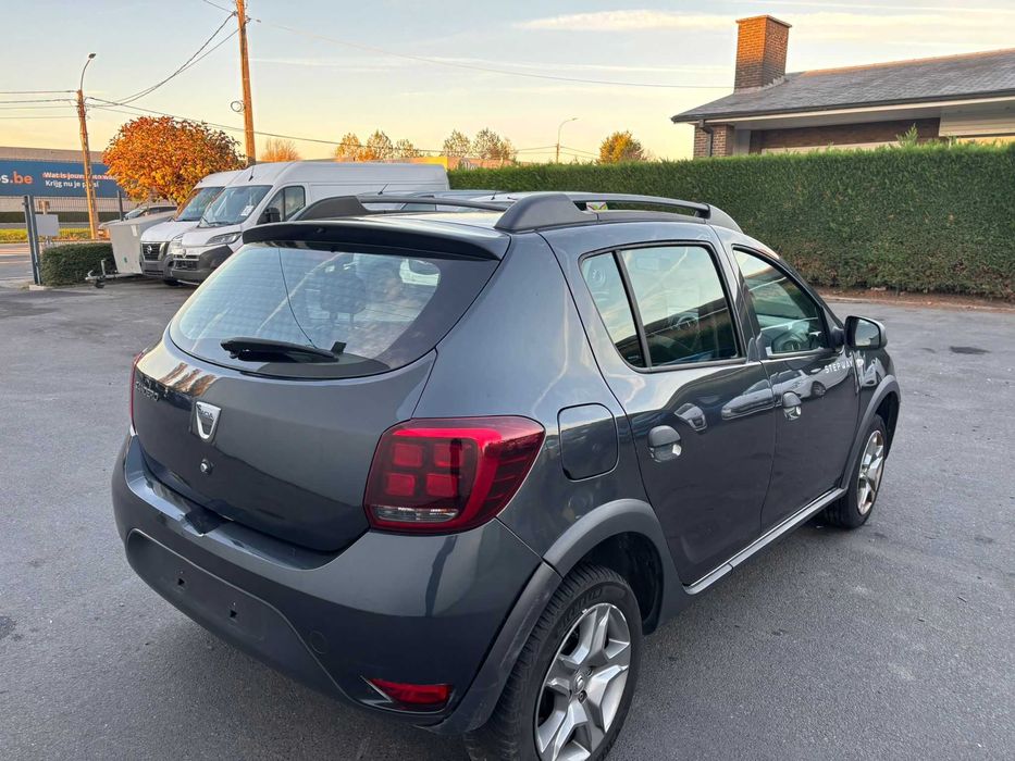 DACIA SANDERO STEPWAY / ușor avariat /2019 - 88000 km