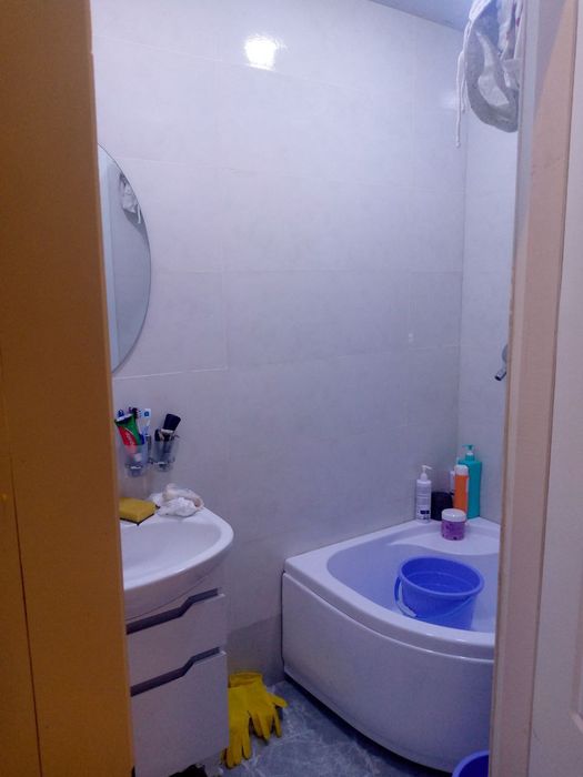 Продается полноценный квартира 2
2 комнатная квартира на 
0.5 этаже 6