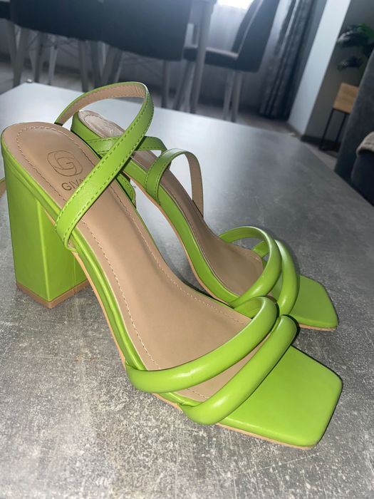 Дамски сандали на ток 38 р-р