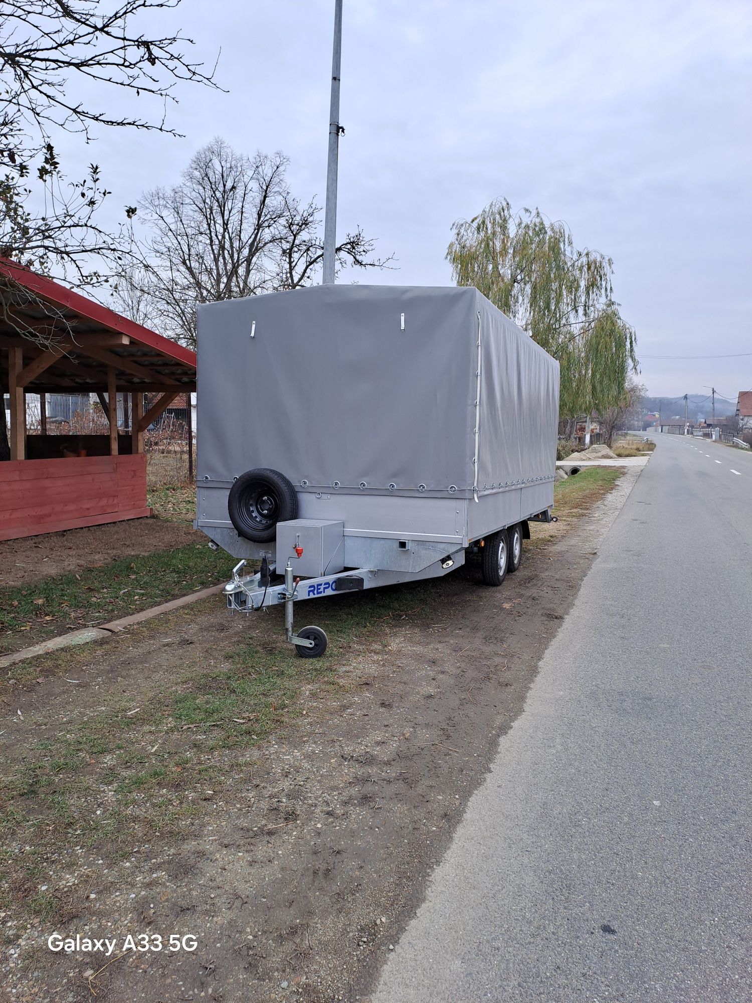 Remorca 750 kg, noua. dimensiuni 4,10 m.../ 2,10 m ..analtime 1,80 m