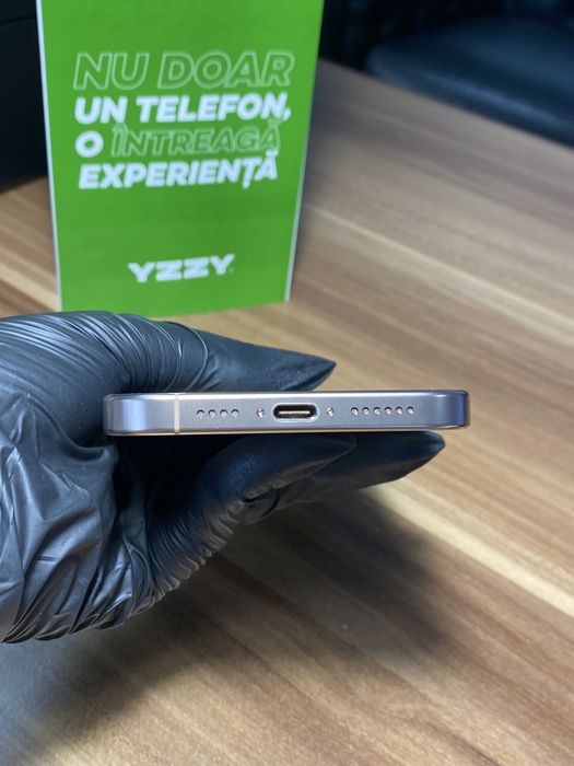 iPhone 16 Pro Max / 256 GB / Sănătate baterie 100% / Foarte bun