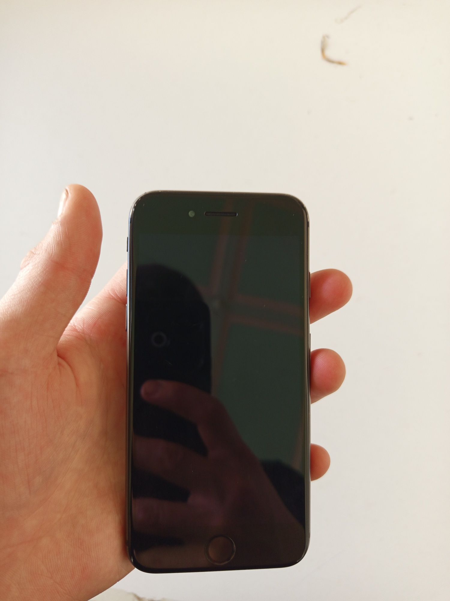 Iphone 8 yomkost 100