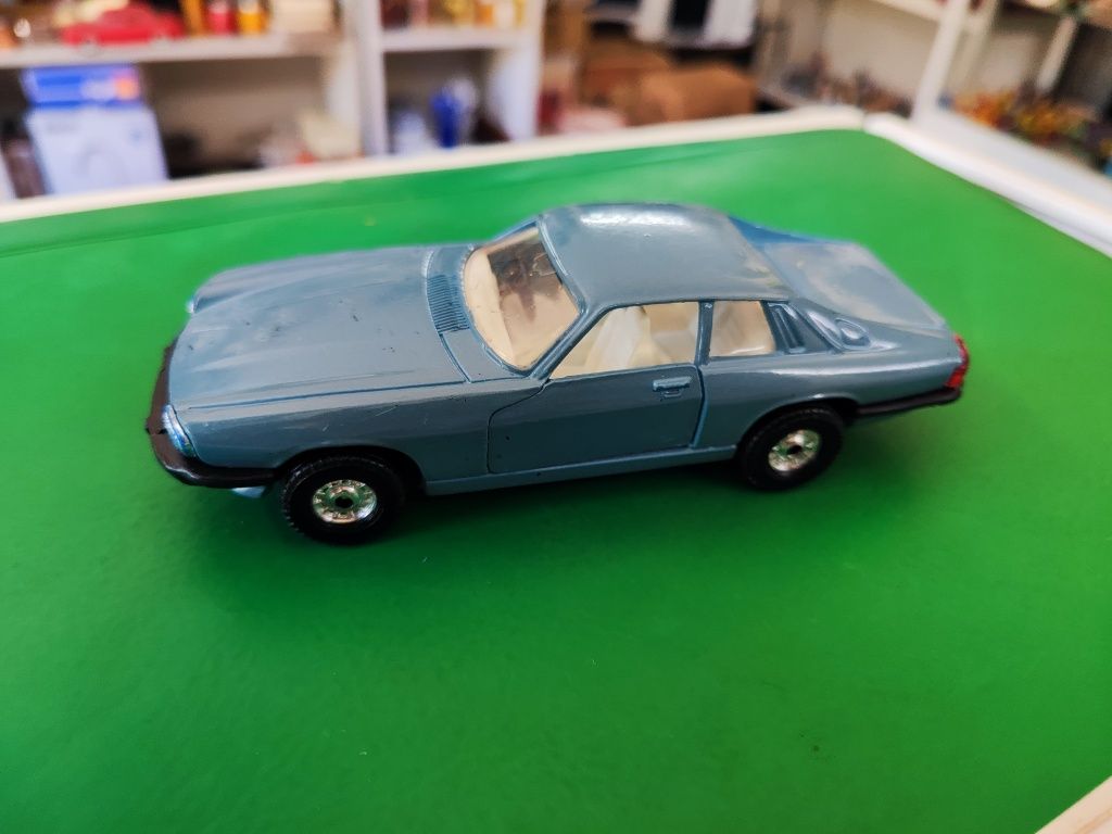 Количка Corgi Jaguar XJS