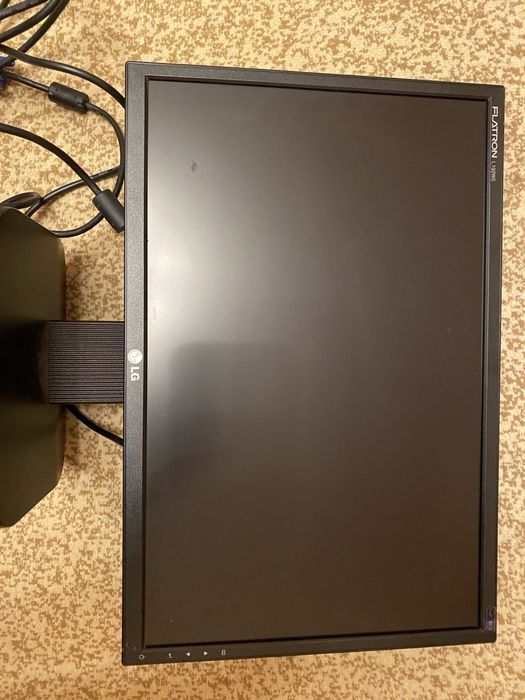 Продается монитор LG Flatron L192 WS