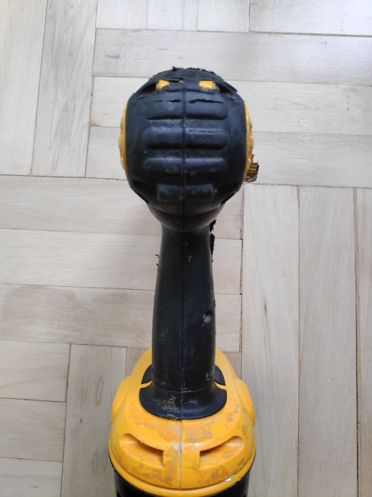 Продавам винтоверт DeWalt.