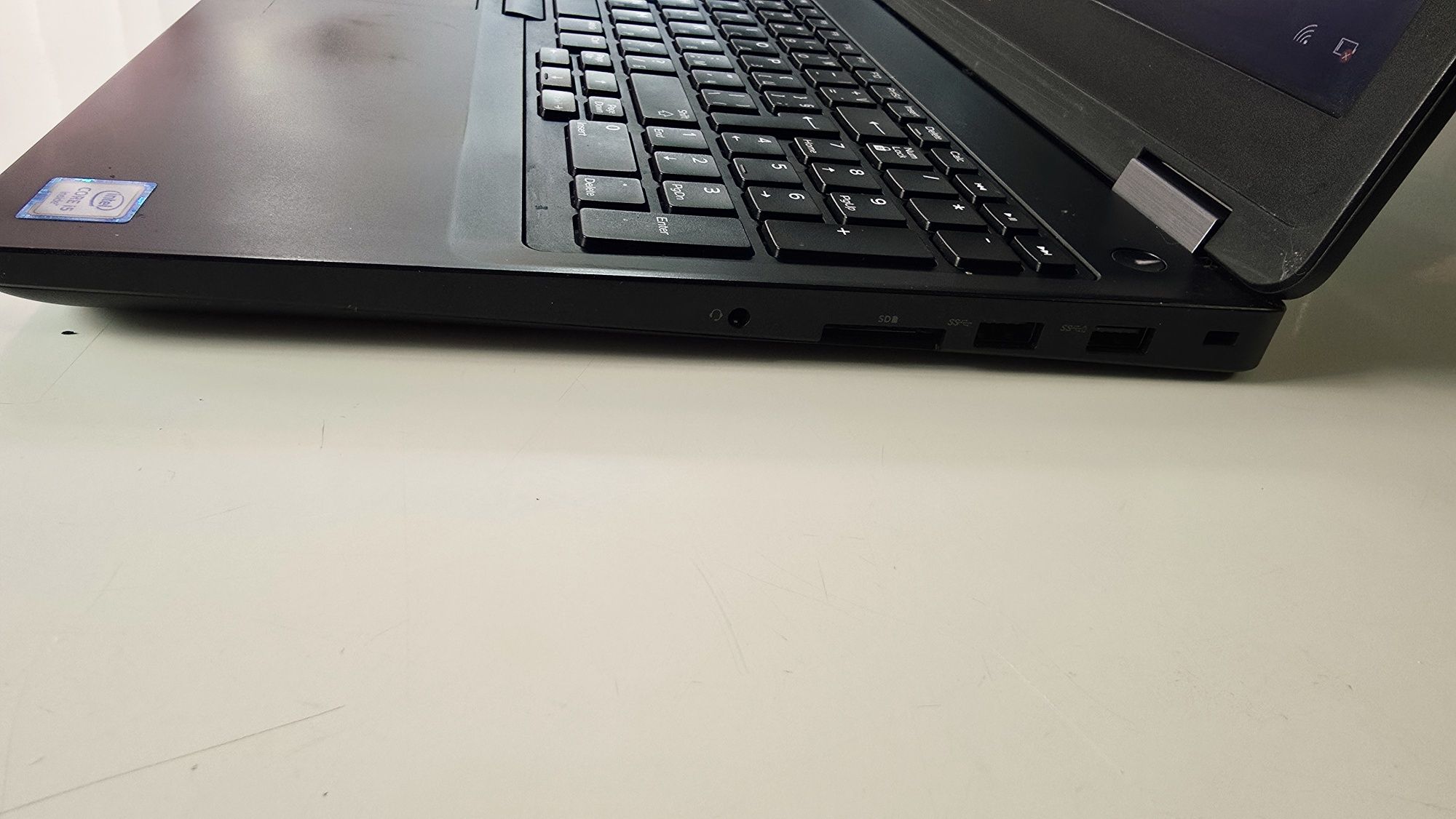 Laptop DELL Latitude E5570, i5 6440, hdd 512 GB, 8 ram, 2 GB video AMD