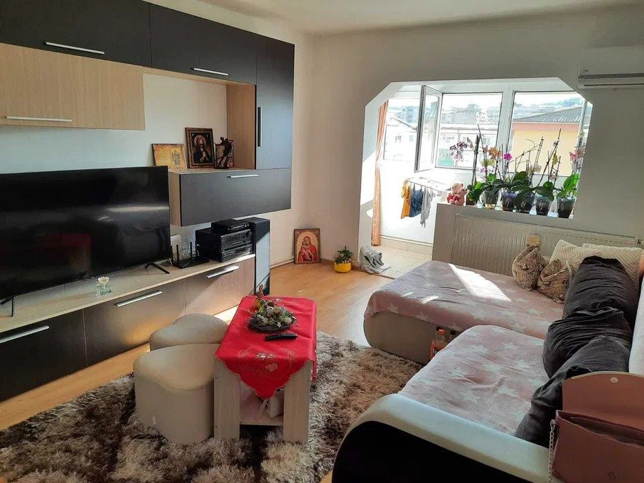 Apartament de vânzare ,3 camere .