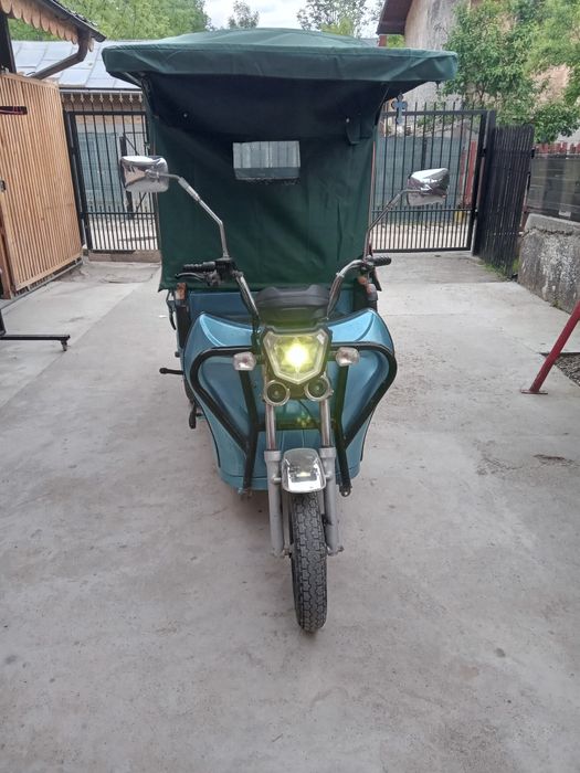 Triciclu electric