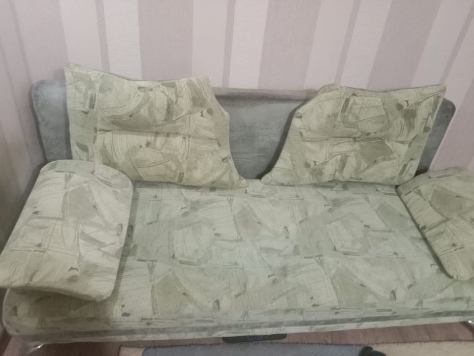 Диван,  б/у , недорого