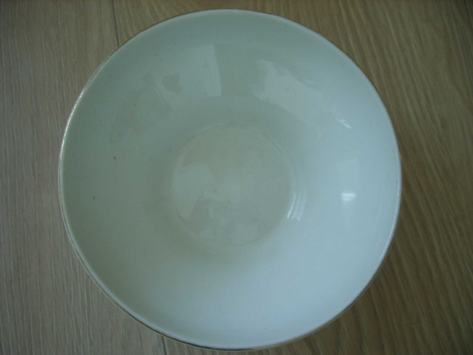 Порцеланови поставки за хартия и за баня, купичка с пате