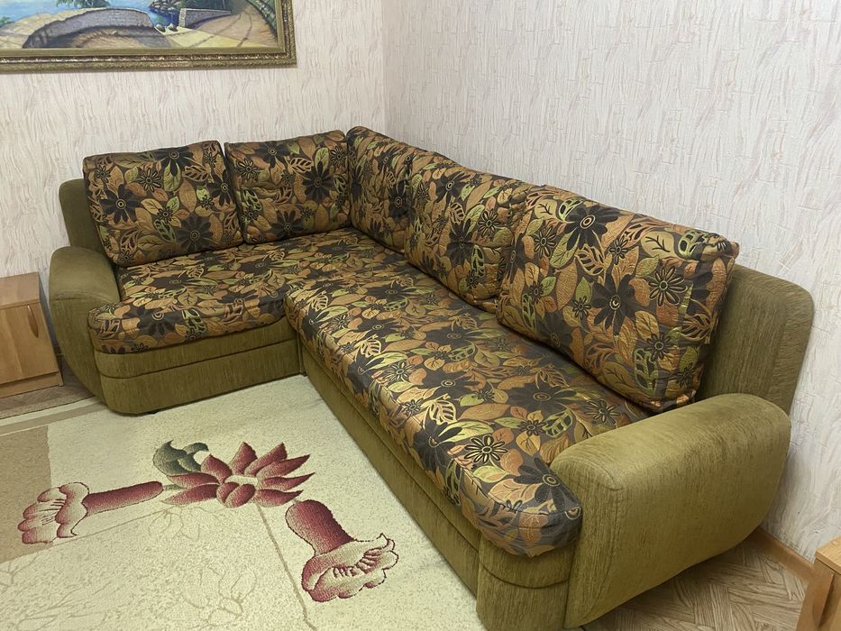 Диван угловой б/у
