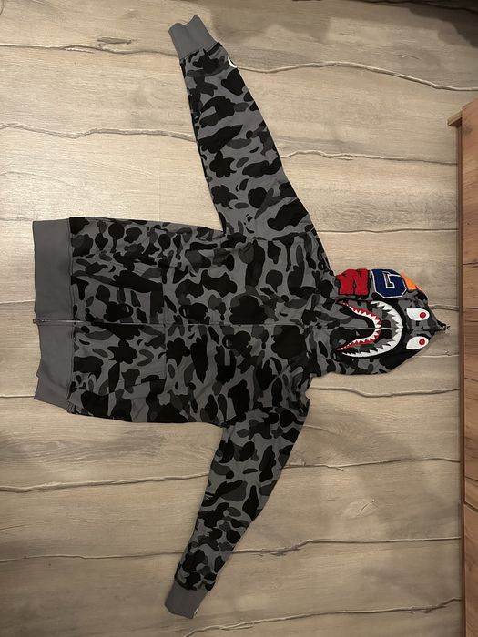 Bape hoodie black and red