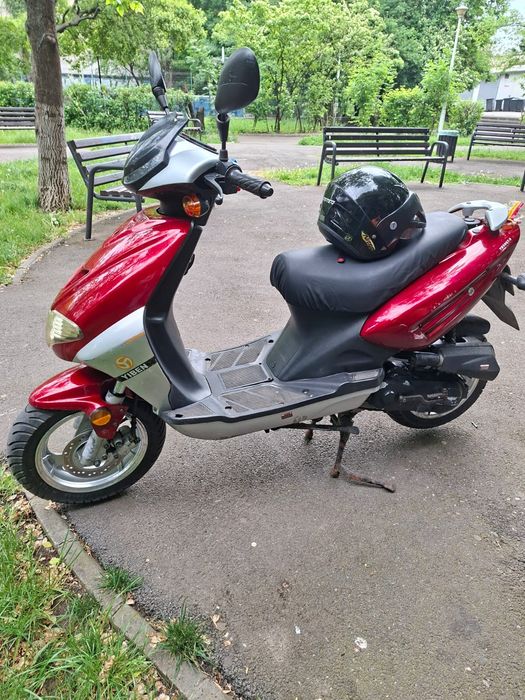 Vând scuter marca yiben