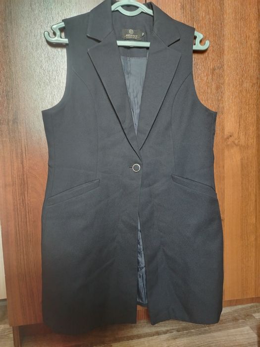 Maktab uchun jiletka toq ko'k rangli