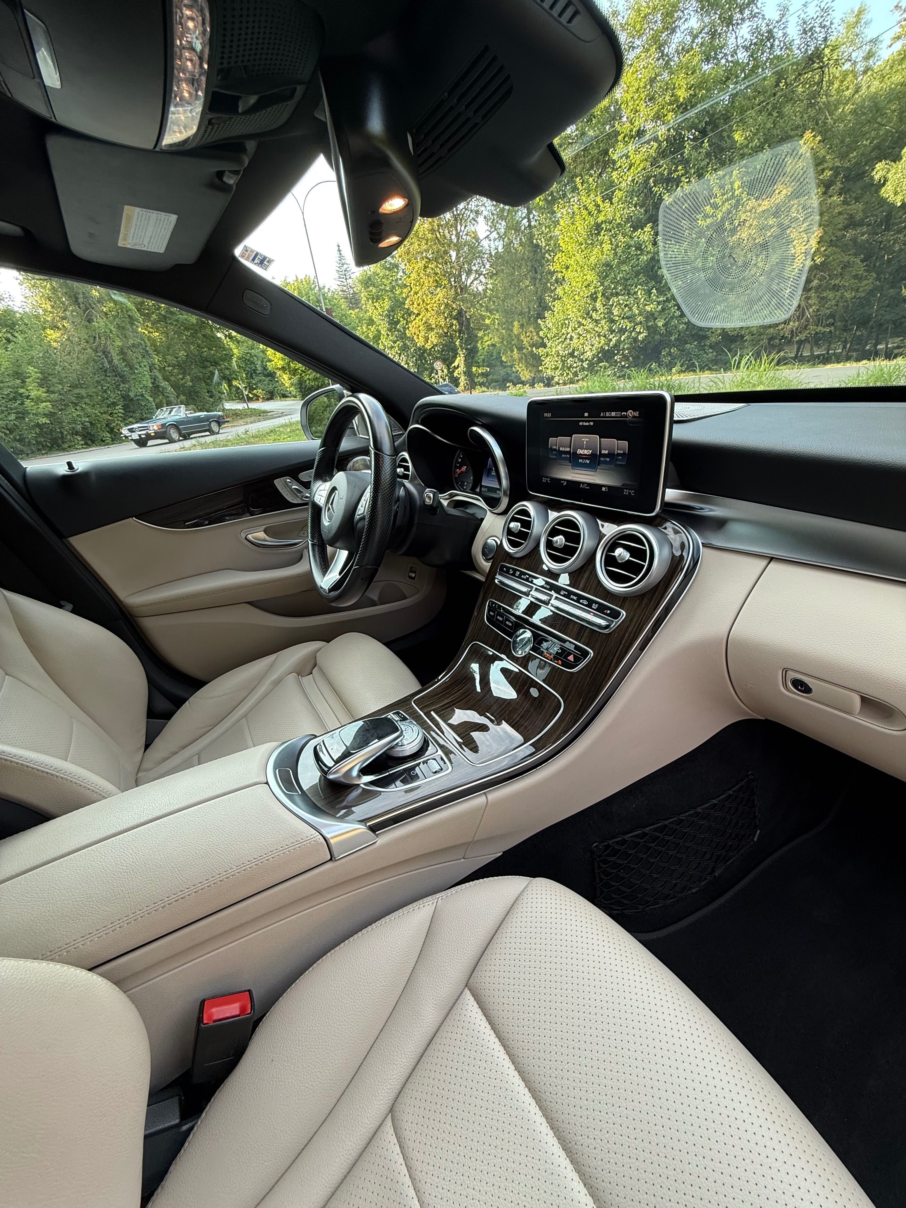 Mercedes C300,4MATIK,AMG пакет 2017г.внос Канада, регистриран в БГ,
