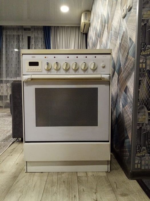 Продам электрическую плиту
