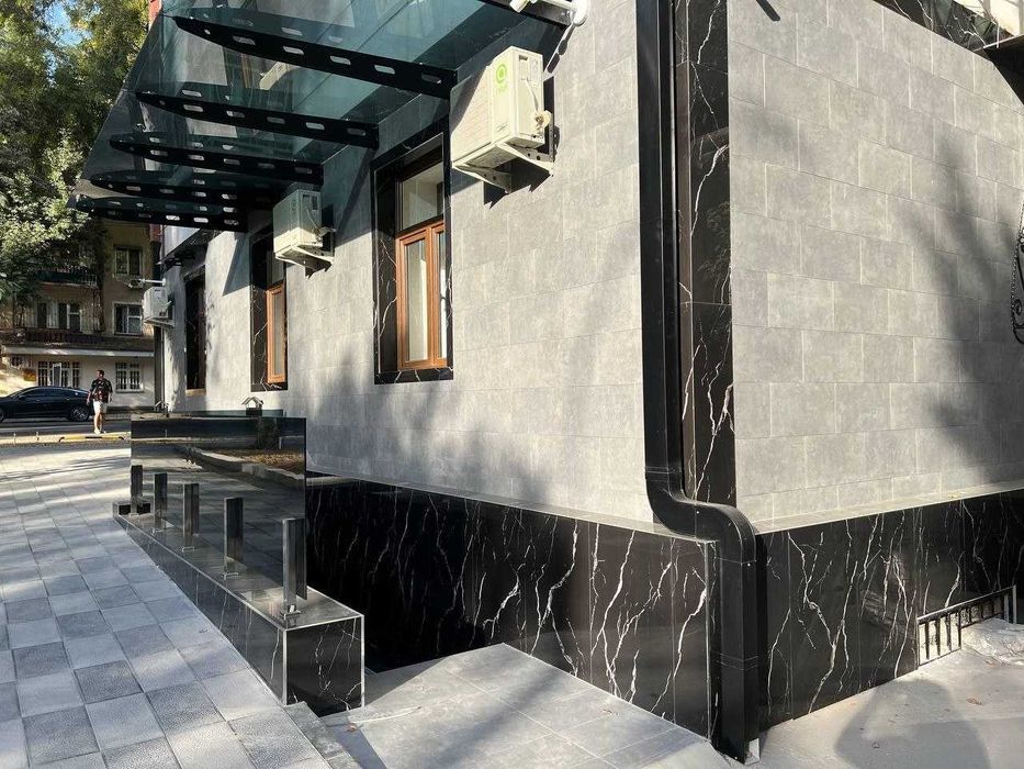 ул.Новомосковская цокольное помещение  100 м² ремонт есть 1-линия